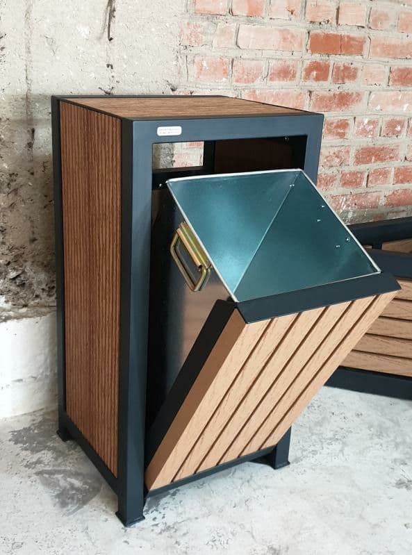 Detalle de fabricación en hierro y madera de ARKI